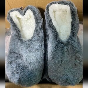 Cozy Gray Faux Fur Women's Slippers